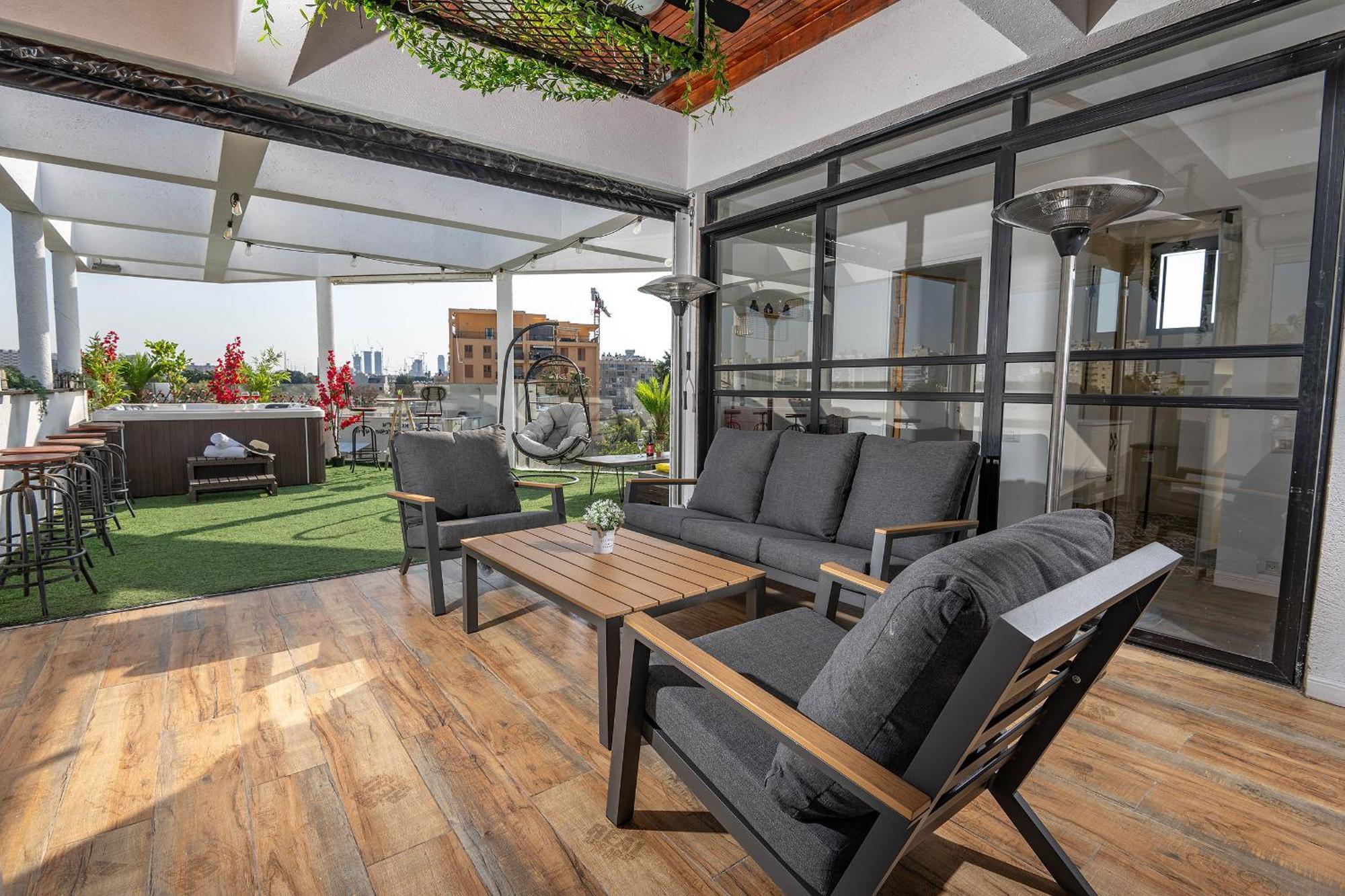 Appartamento Luxurious Penthouse In Tel Aviv With Pool Esterno foto